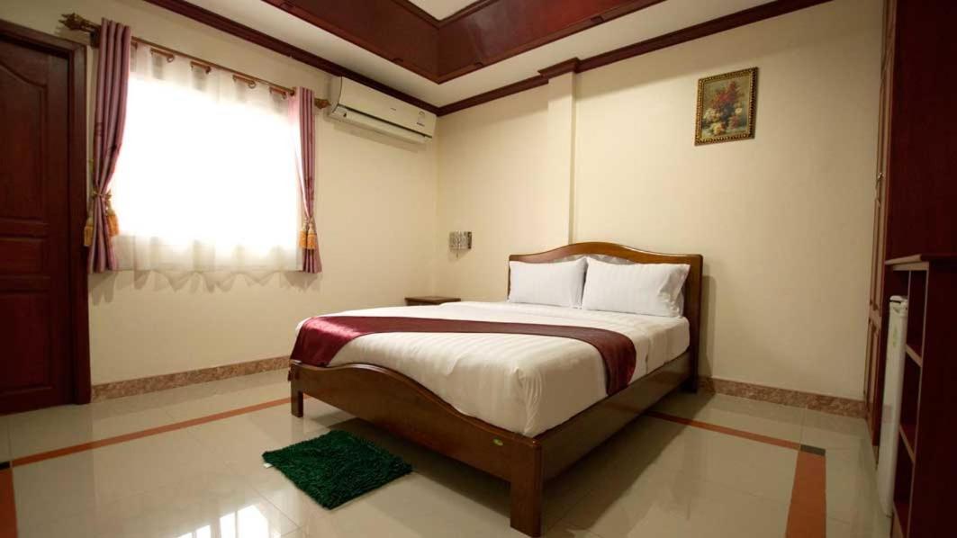 Bluebird Inn Pattaya Eksteriør bilde